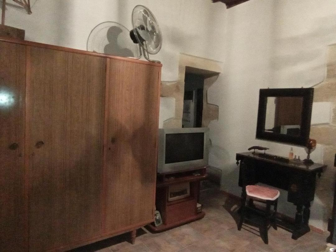 Traditional House Maria בית נופש