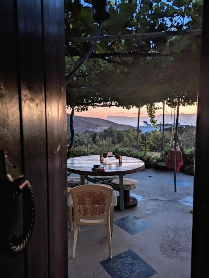 Traditional House Maria Holiday home Azoyiras